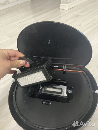 Робот пылесос Redmond