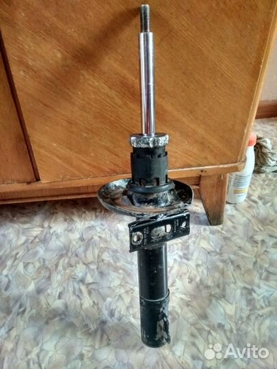 Передние стойки амортизатора2штуки