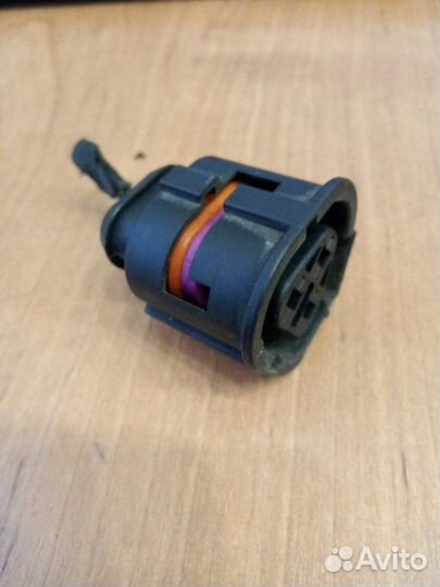 Разъем датчика темп. охл. жидкости, включения