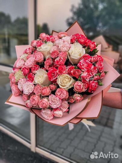 Букет из кустовых роз