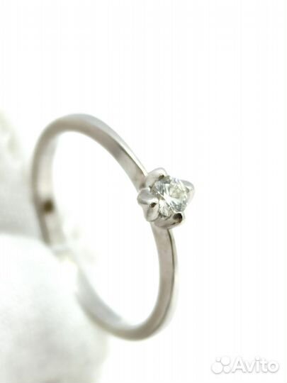 Золотое кольцо с камнем 16,5р