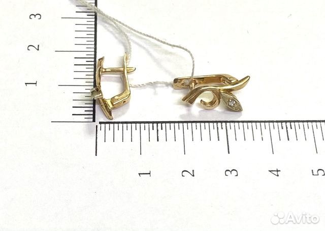 Золотые серьги с камнем