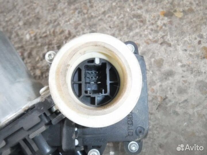 Стеклоподъемник передний левый Toyota Auris 4ZZ