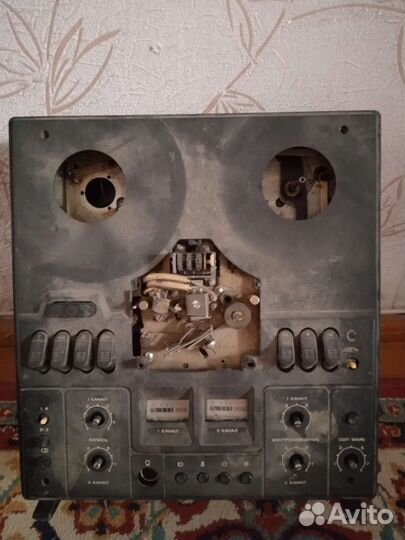 Катушечный магнитофон