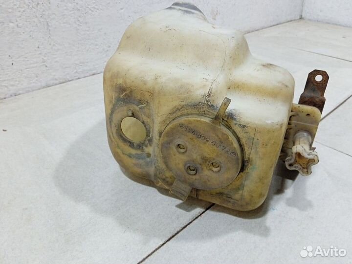 Бачок омывателя Мерседес