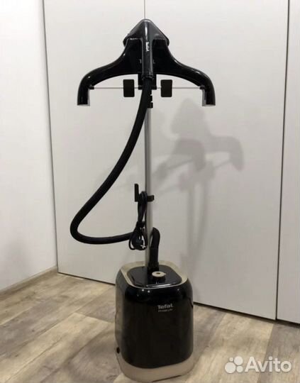 Отпариватель вертикальный для одежды tefal