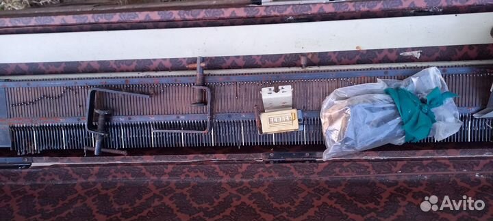 Вязальная машина Нева-2 в футляре