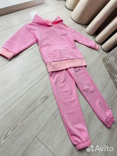 Новый костюм на девочку