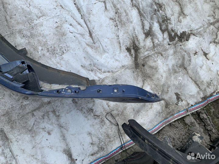 Передний бампер Ford C-Max