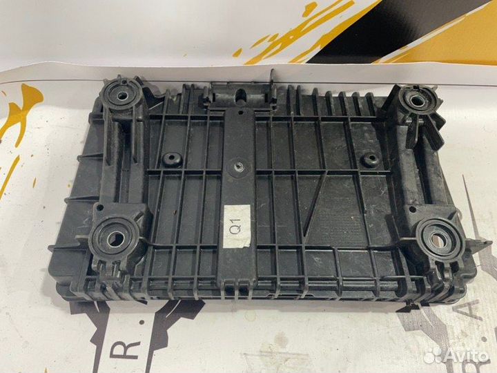 Площадка под аккумулятор Mercedes W213 2.0D 2017