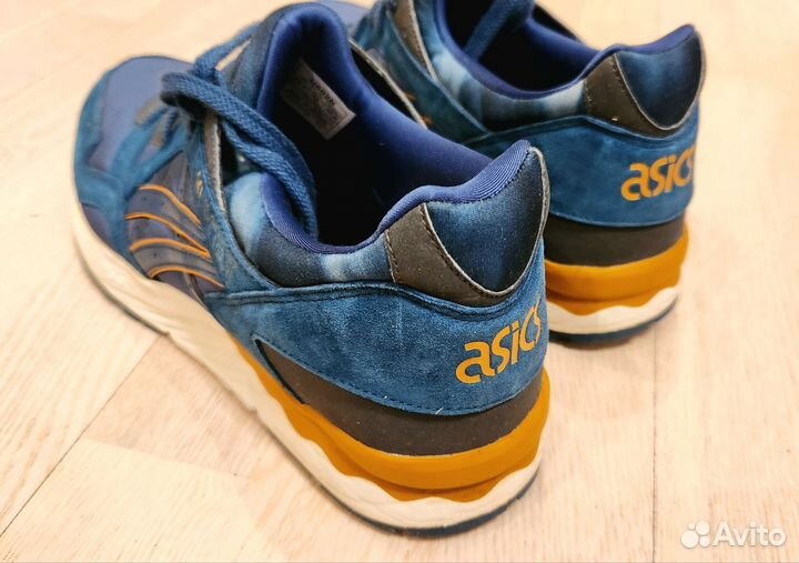 Кроссовки asics