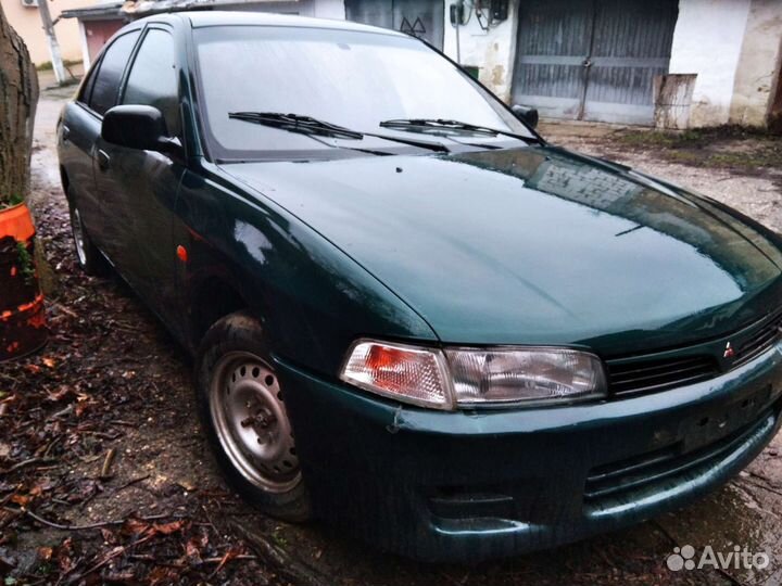Разбор на запчасти Mitsubishi Lancer 1996