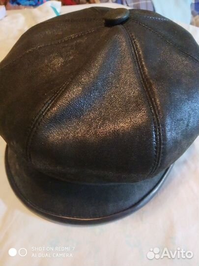 Кепка женская кожаная продаётся