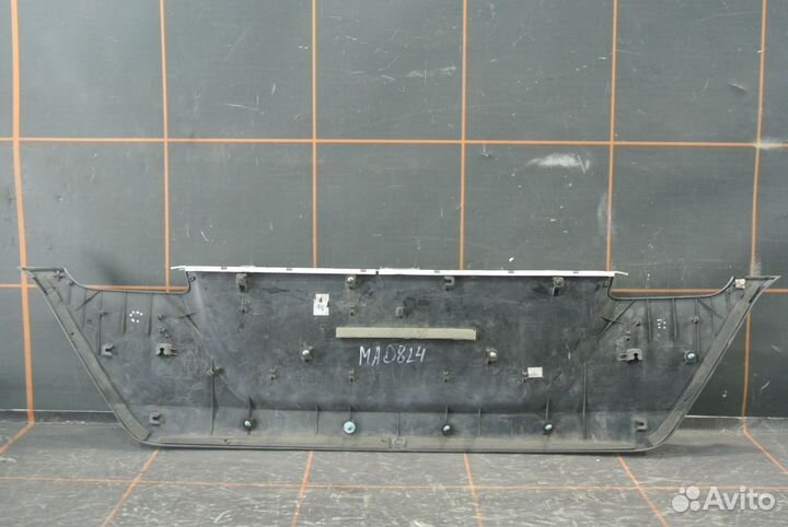 Накладка двери багажника - Hyundai Equus