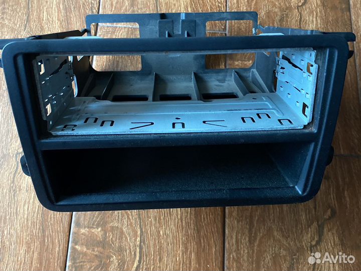 Магнитола VW ящик для крепления 1 Din