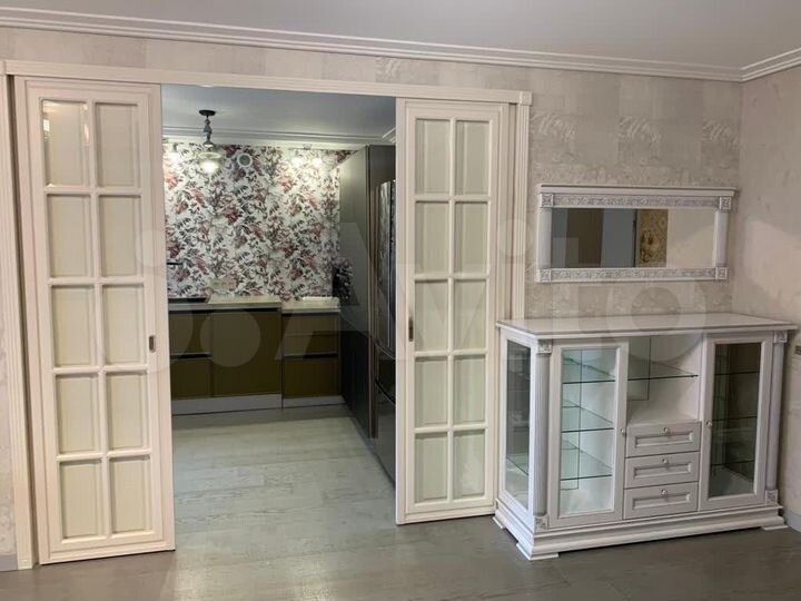 2-к. квартира, 62 м², 8/10 эт.