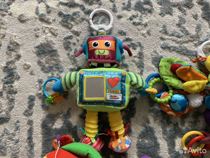 Развивающие игрушки подвесные и fisher price