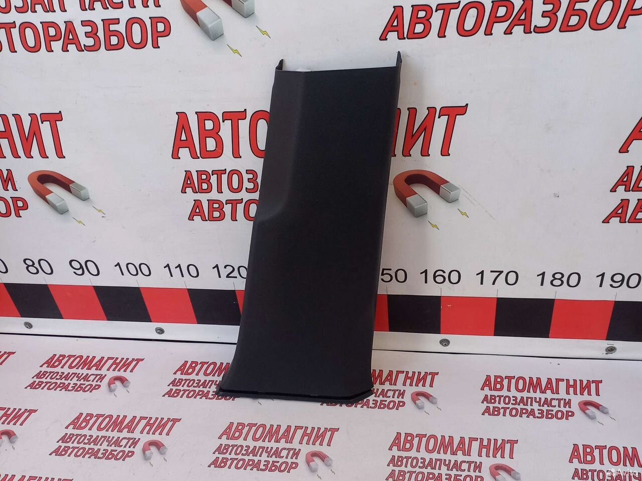 Обшивка центральной стойки правая Шкода Кодиак