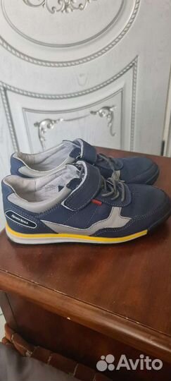 Кроссовки детские