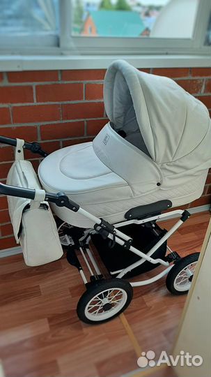 Детская коляска. Чехлы на колеса в подарок