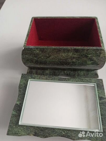 Шкатулка для ювелирных украшений