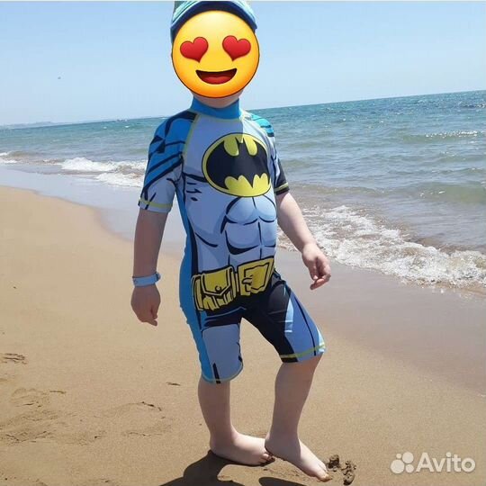 Плавательный костюм