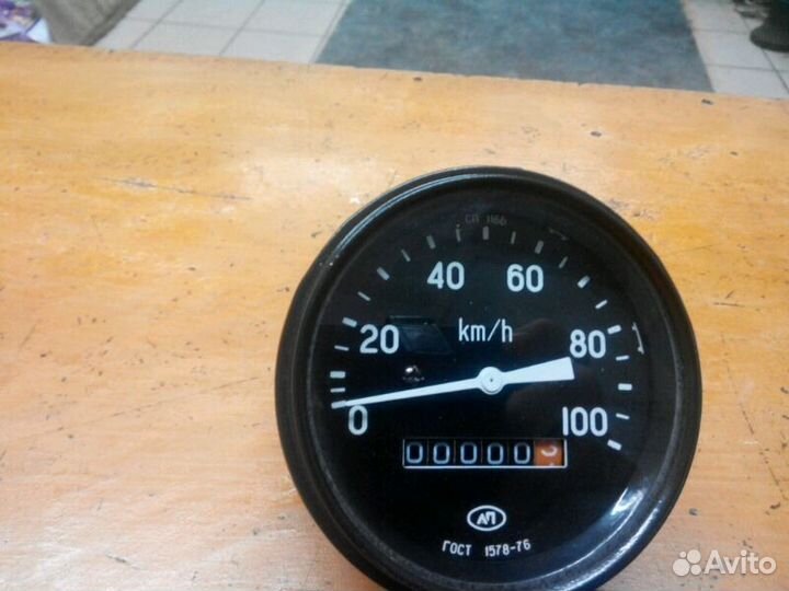 Продам спидометр в идеале новый нигде не стоял
