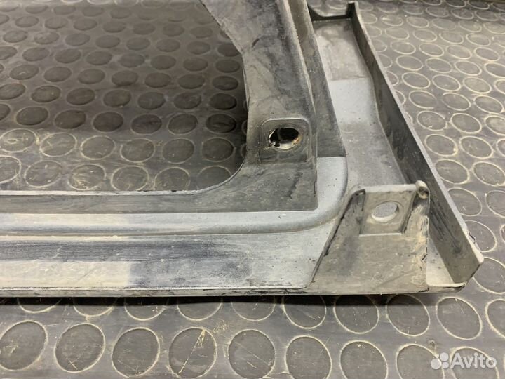 Корпус подножки правой Volvo FH