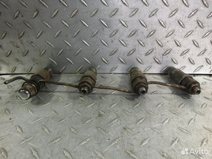 Форсунка топливная Nissan Sunny Y10