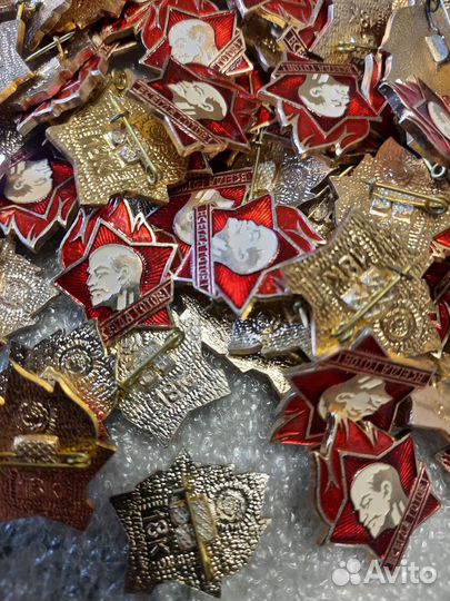 Значки СССР дружинник, пионеры и октябрята