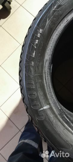 Goodyear Ultragrip Ice Arctic 215/55 R17 98T