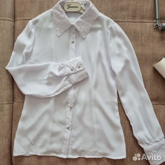 Продам Новую школьную блузку рост 140