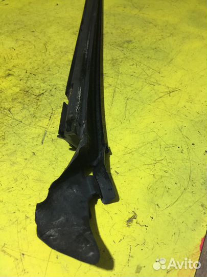 Молдинг лобового стекла левый Mercedes S430L W220