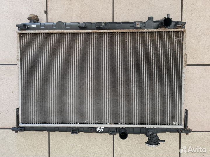 Радиатор охлаждения двигателя Kia Magentis 2001г