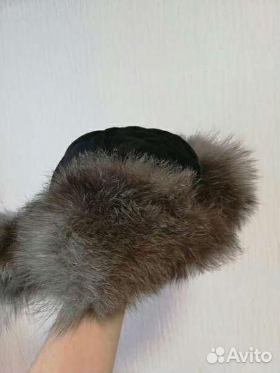 Зимняя шапка с мехом чернобурки