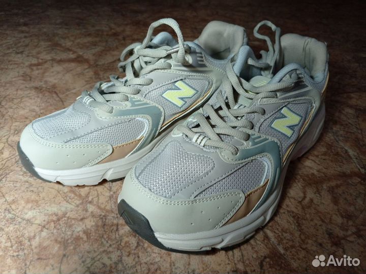 Кроссовки женские New Balance