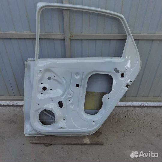 Дверь volkswagen polo передняя правая