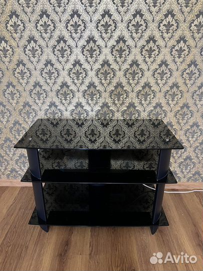 Стеклянная тумба под тв