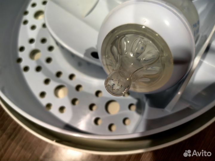 Стерилизатор и бутылочки для кормления