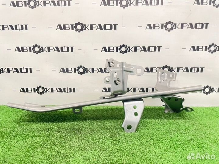 Кронштейн / крепление правый Lexus Rx 450H GYL25