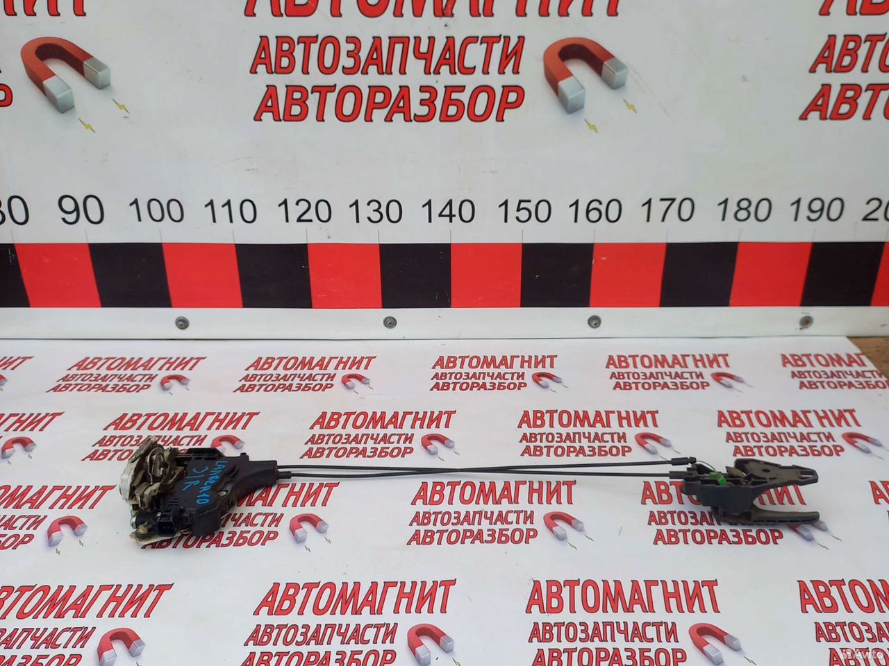 Замок задний правый Митсубиси Лансер 10