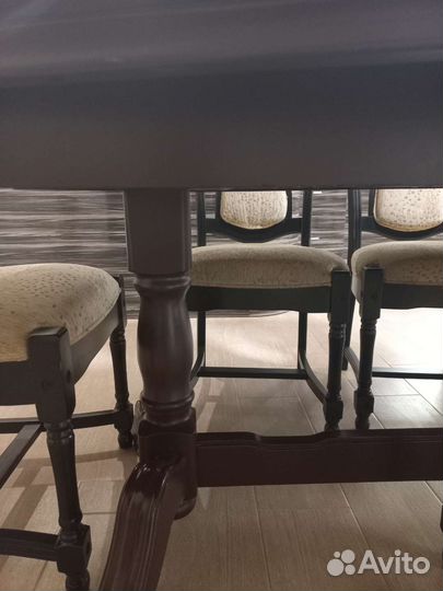 Стол обеденный и стулья из массива