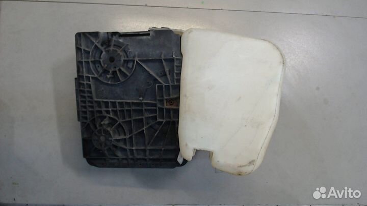 Бачок омывателя Lincoln Navigator, 2010