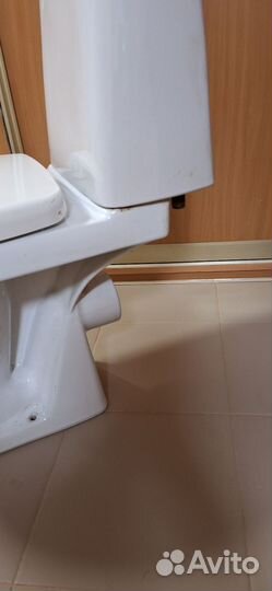 Унитаз с бачком