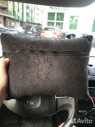 Подушка с логотипом Мазда оригинал