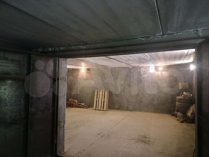 Гараж, > 30 м²