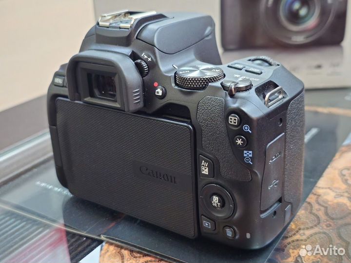 Зеркальный фотоаппарат Canon EOS 250D Kit 18 55mm