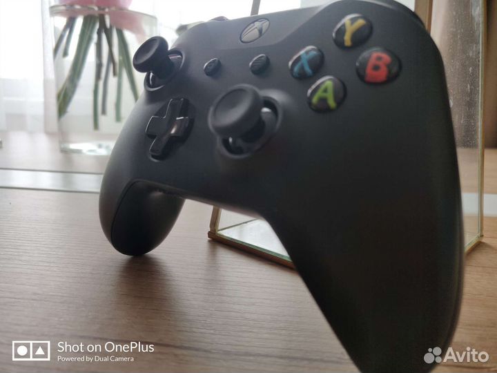 Игровая приставка Xbox One X