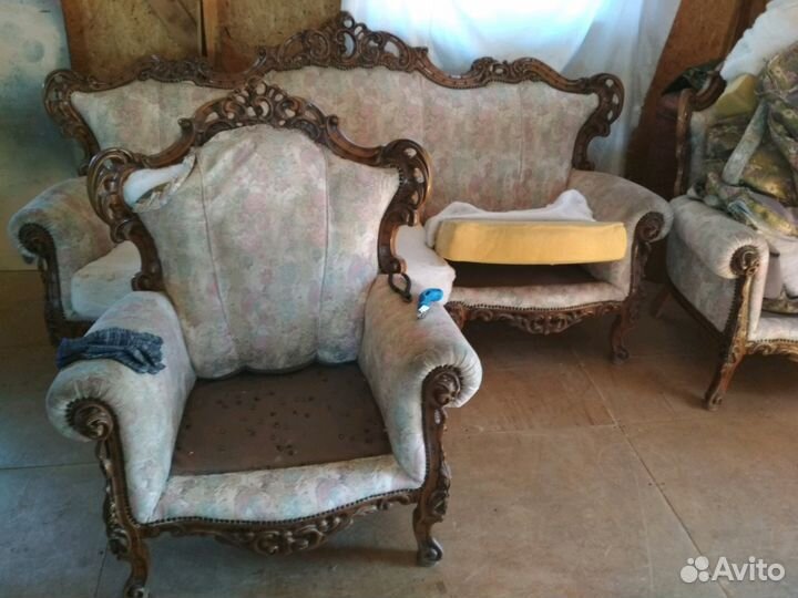 Перетяжка мягкой мебели в Сочи