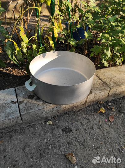 Кастрюля алюминиевая